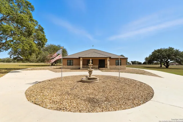 $699,850 | 3172 Interstate 35, Natalia, TX 78059