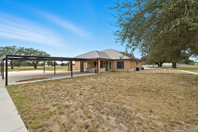 $699,850 | 3172 Interstate 35, Natalia, TX 78059