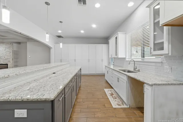 $699,850 | 3172 Interstate 35, Natalia, TX 78059