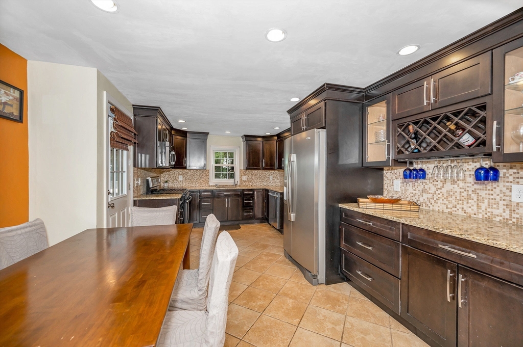 17 Breakheart Road Saugus, MA 01906 - Photo 8 of 42 Gallery Image 8
