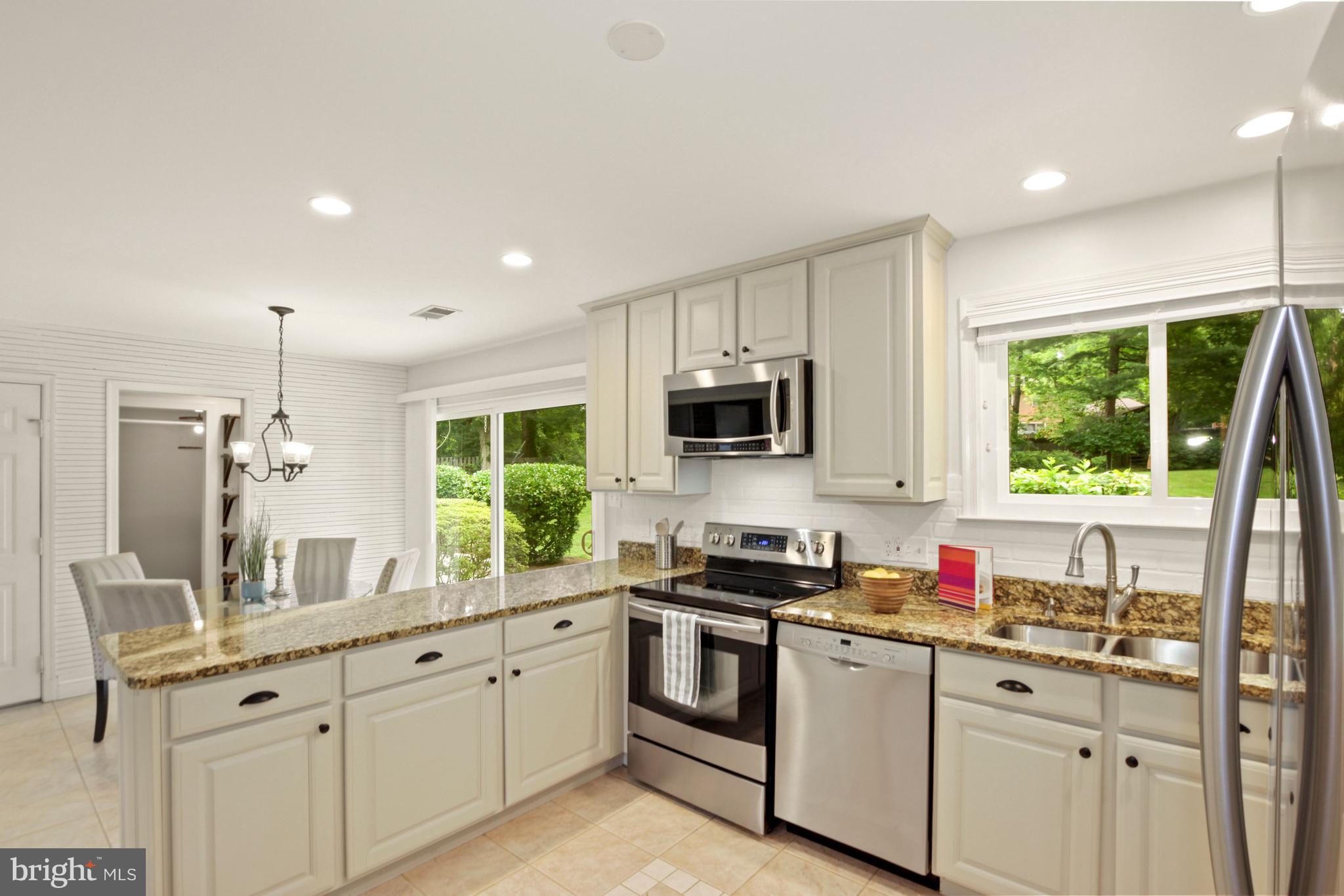 20 Southview Court Silver Spring, MD 20905 - Photo 11 of 41 Kitchen