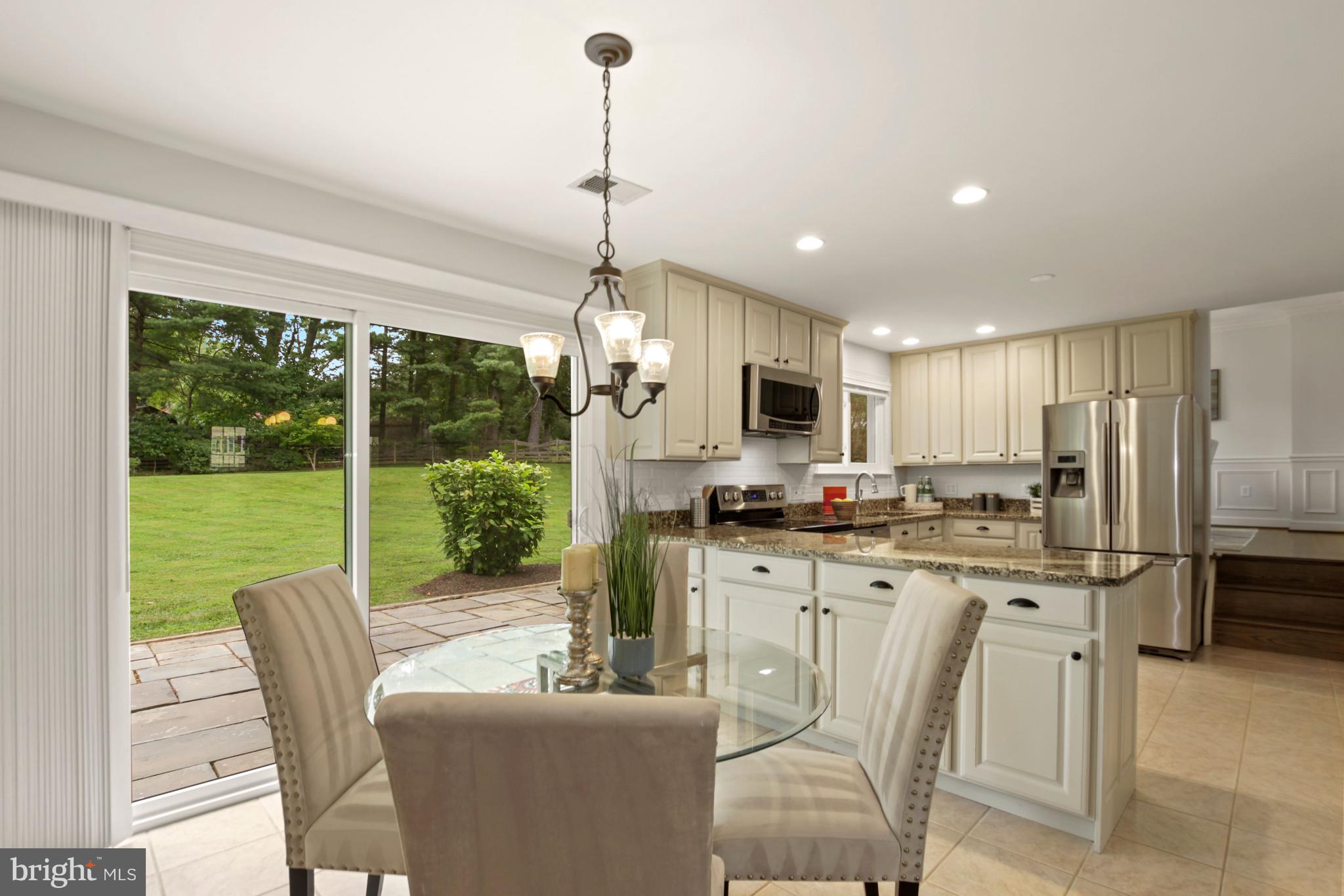 20 Southview Court Silver Spring, MD 20905 - Photo 12 of 41 Eat-in kitchen