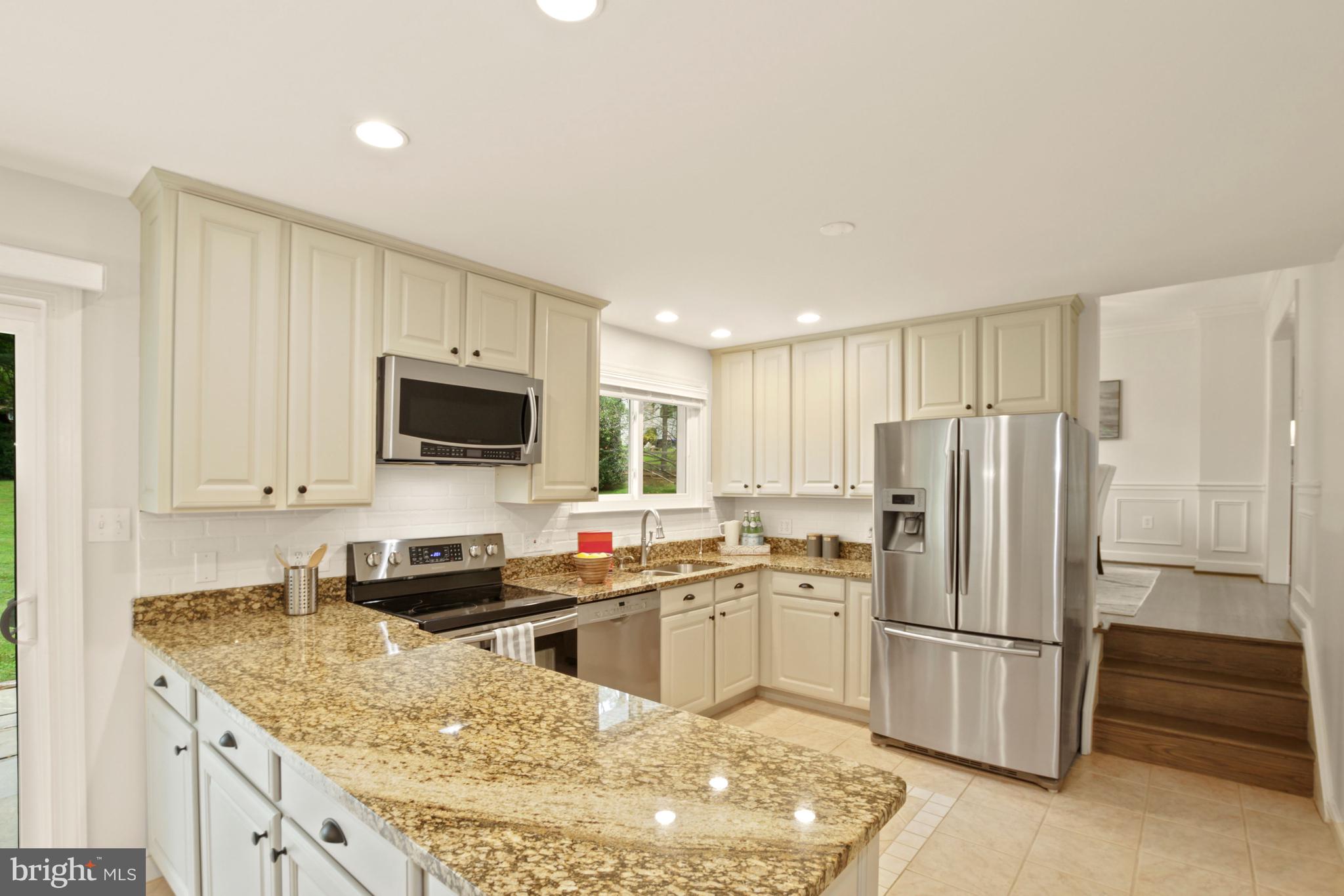 20 Southview Court Silver Spring, MD 20905 - Photo 9 of 41 Kitchen