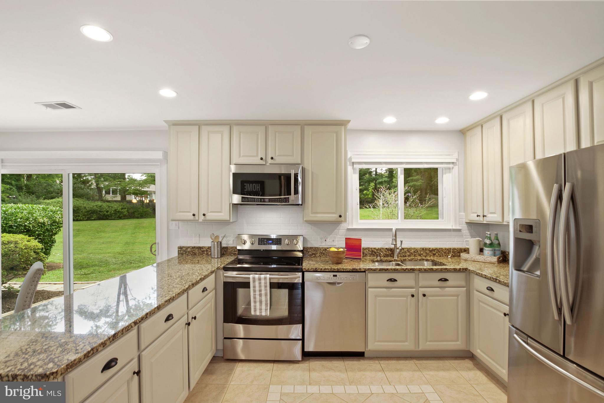 20 Southview Court Silver Spring, MD 20905 - Photo 10 of 41 Kitchen