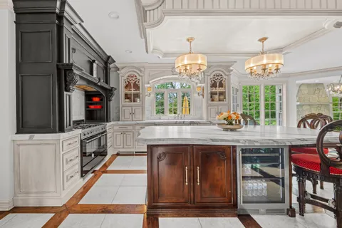 $2,295,000 | 1110 Fox Glen Drive, St. Charles, IL 60174
