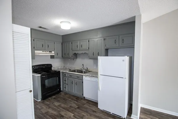$950 | 140 Lanier Drive, Unit 141, Statesboro, GA 30458