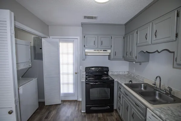 $950 | 140 Lanier Drive, Unit 141, Statesboro, GA 30458