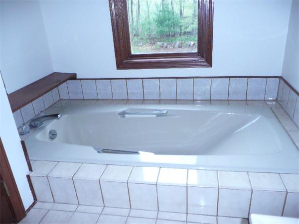 134 Heywood Road Sterling, MA 01564 - Photo 16 of 24 Gallery Image 16