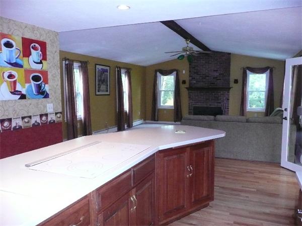 134 Heywood Road Sterling, MA 01564 - Photo 8 of 24 Gallery Image 8