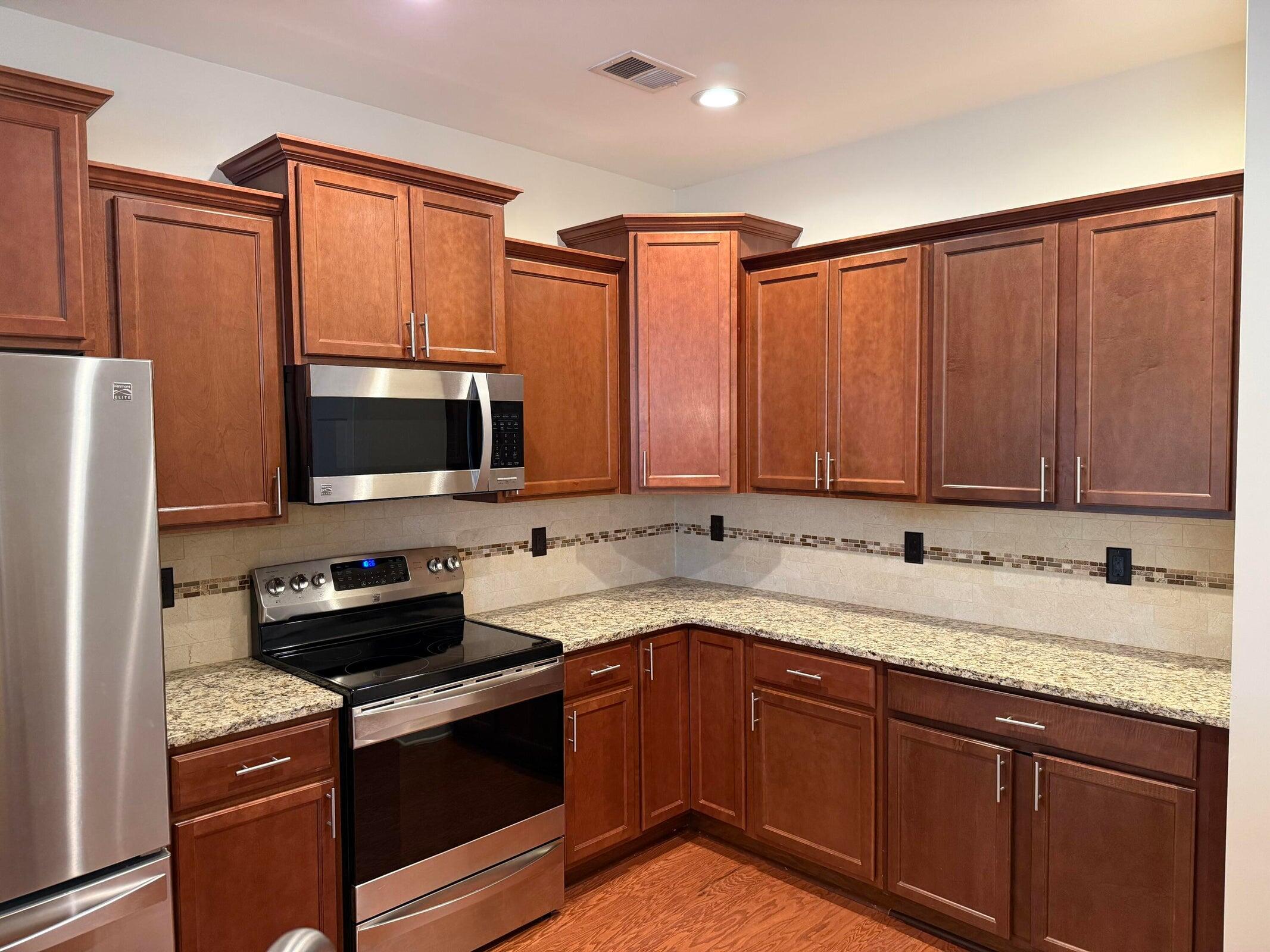 3089 Park W Boulevard Mount Pleasant, SC 29466 - Photo 14 of 54 20250909183053483440000000-o