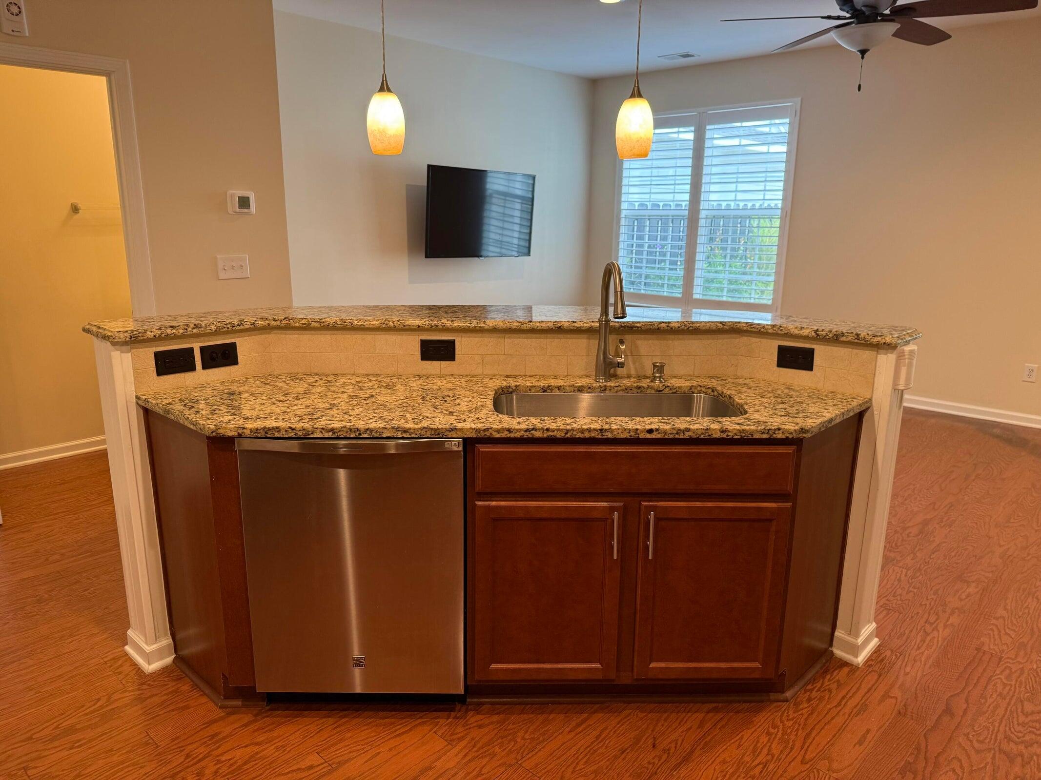 3089 Park W Boulevard Mount Pleasant, SC 29466 - Photo 15 of 54 20250909183059609504000000-o