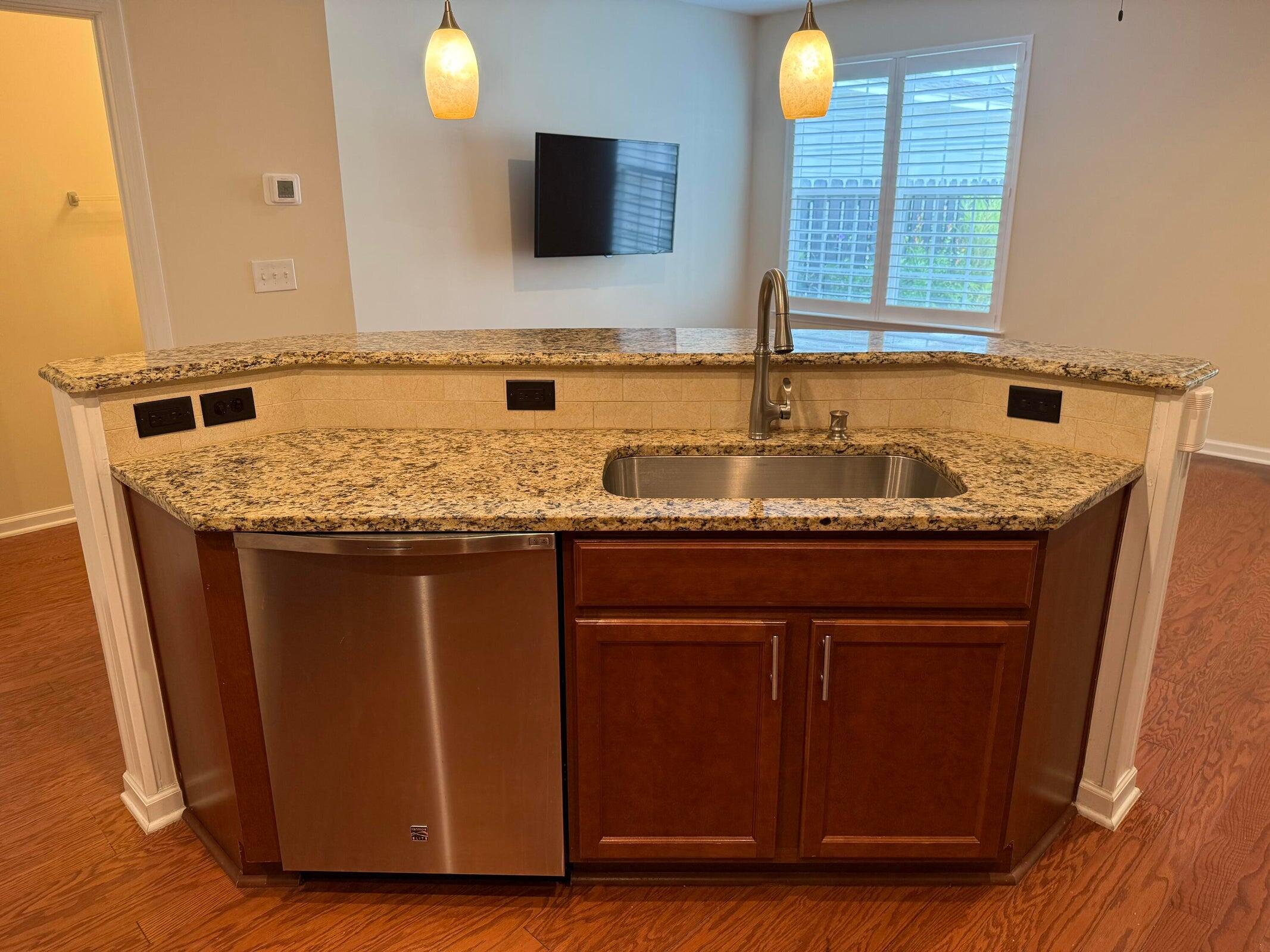 3089 Park W Boulevard Mount Pleasant, SC 29466 - Photo 16 of 54 20250909183106857800000000-o