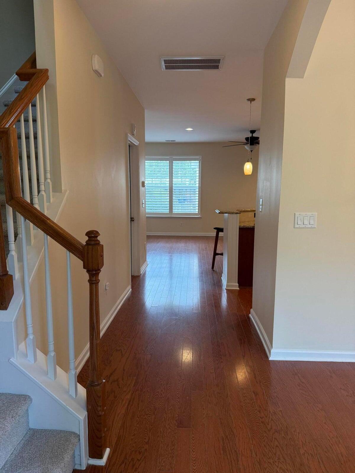 3089 Park W Boulevard Mount Pleasant, SC 29466 - Photo 4 of 54 20250909190221344621000000-o