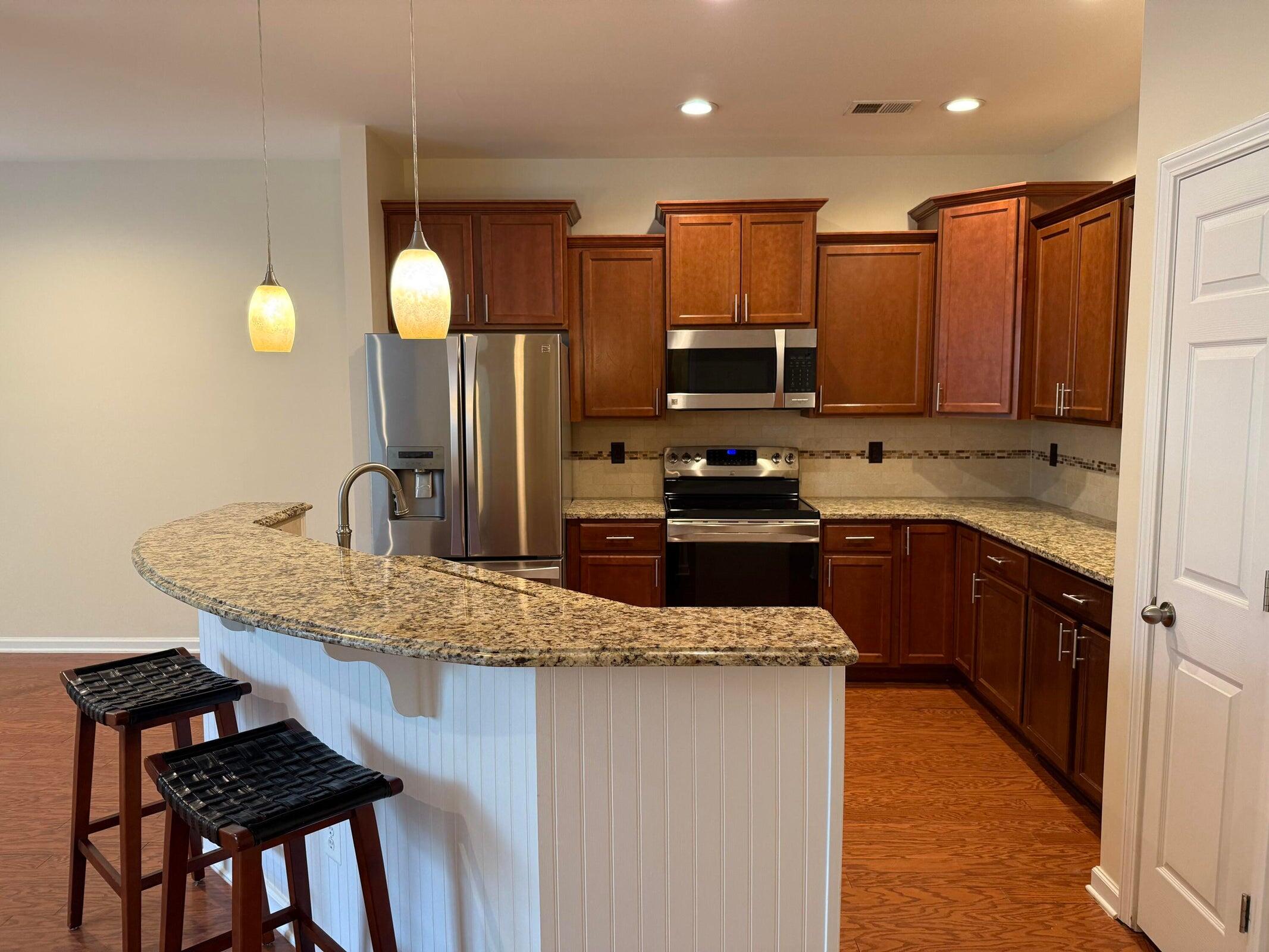 3089 Park W Boulevard Mount Pleasant, SC 29466 - Photo 8 of 54 20250909183006377225000000-o