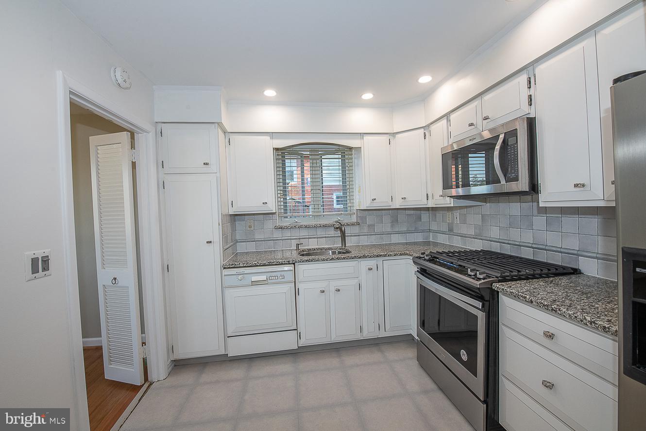 1730 Green Valley Road Havertown, PA 19083 - Photo 7 of 20