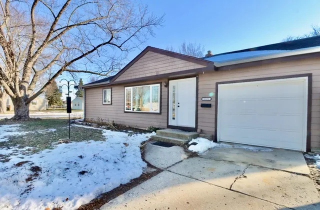 $170,000 | 1321 East Renrose Avenue, Loves Park, IL 61111