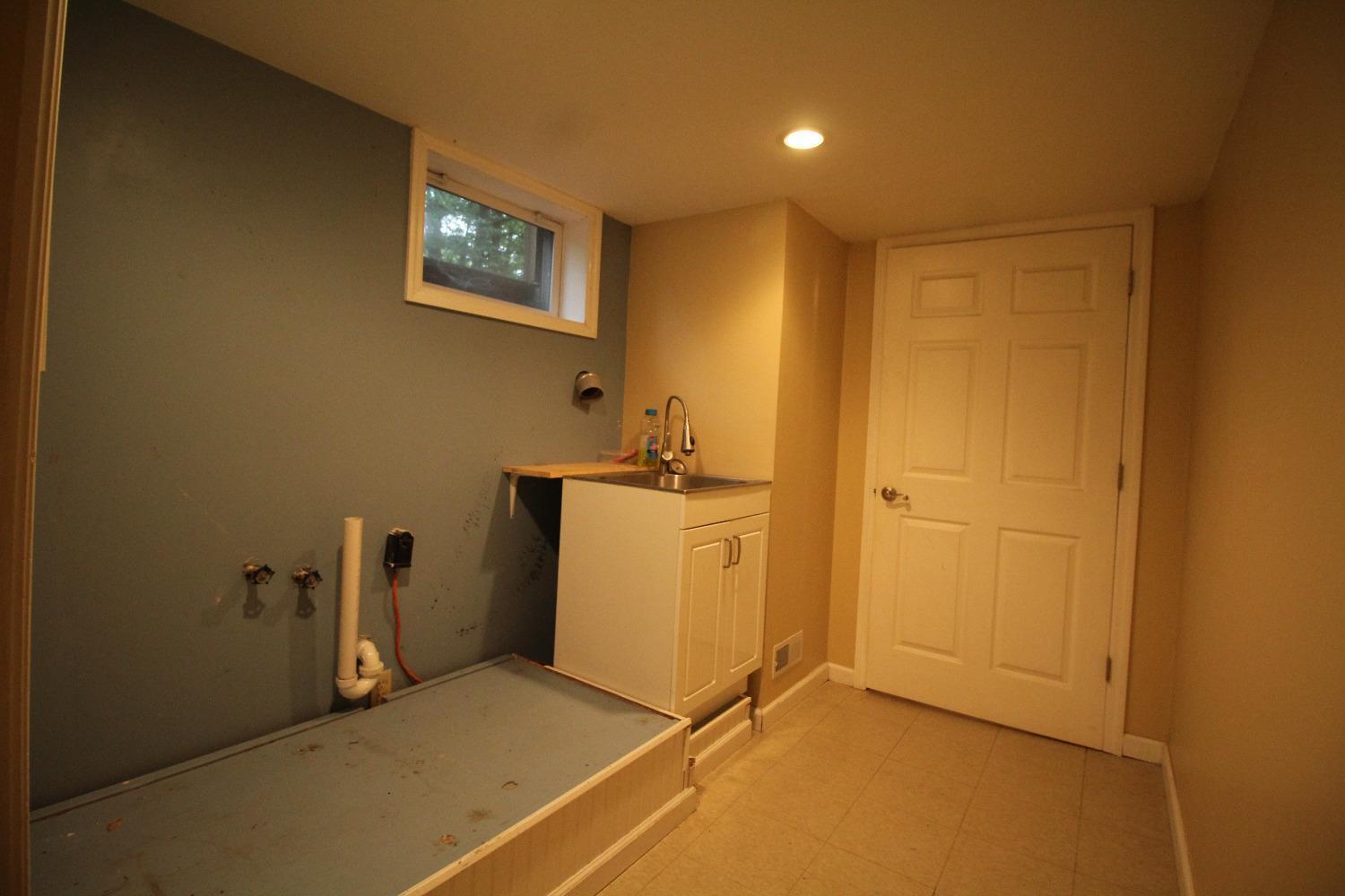 8581 Livingston Road Cincinnati, OH 45251 - Photo 21 of 35 Gallery Image 21