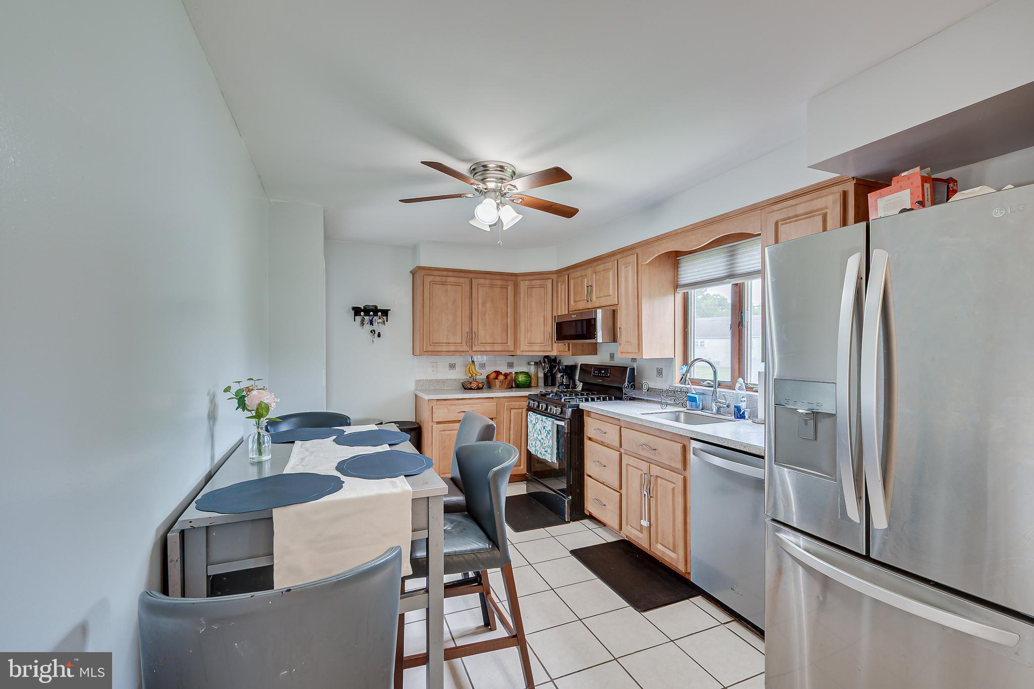 113 Dutch Neck Road Hightstown, NJ 08520 - Photo 9 of 35 kitchen