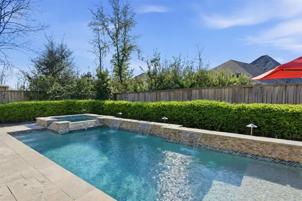 $1,075,000 | 73 Madrone Terrace Place, The Woodlands, TX 77375