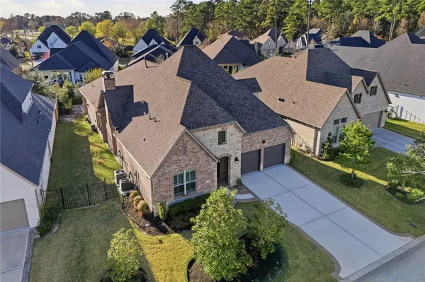 $1,075,000 | 73 Madrone Terrace Place, The Woodlands, TX 77375
