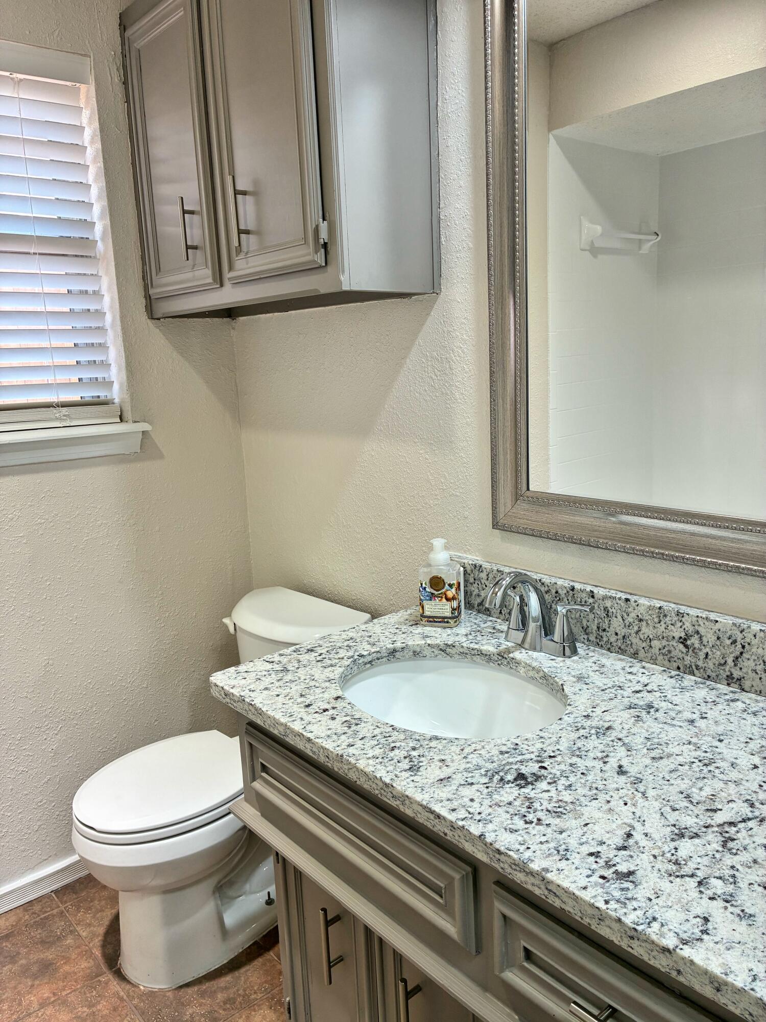 4904 64th Street Lubbock, TX 79414 - Photo 34 of 47 4904 64th Street Hall Bath