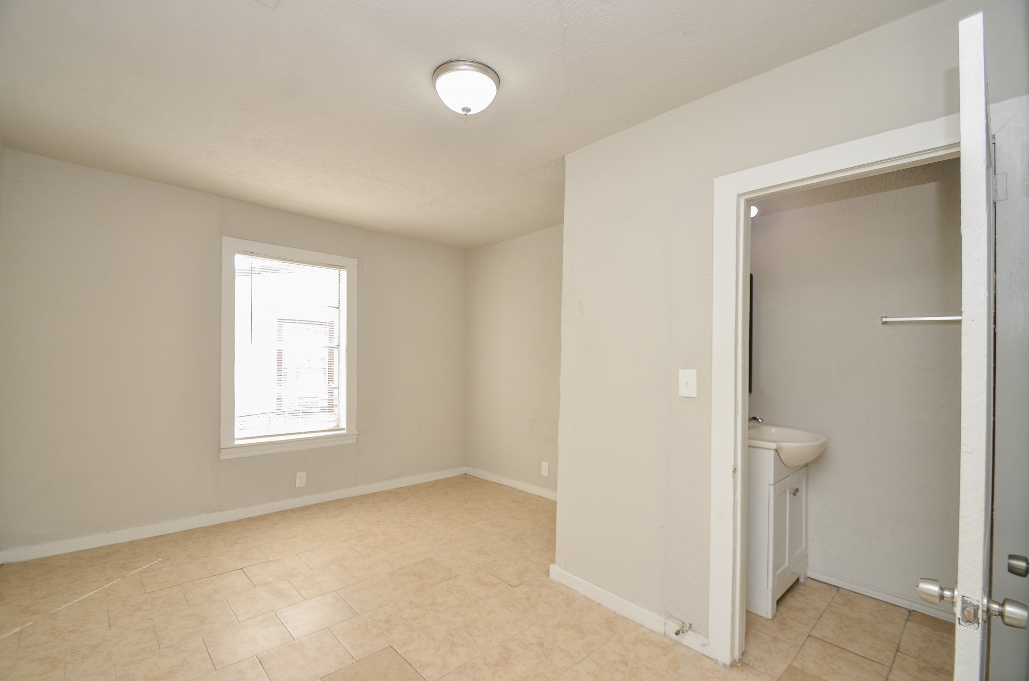 217 Owens Street Houston, TX 77029 - Photo 13 of 20