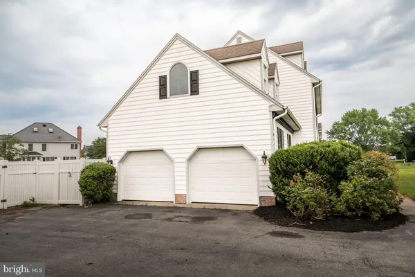 $3,200 | 5444 East Nithsdale Drive, Salisbury, MD 21801