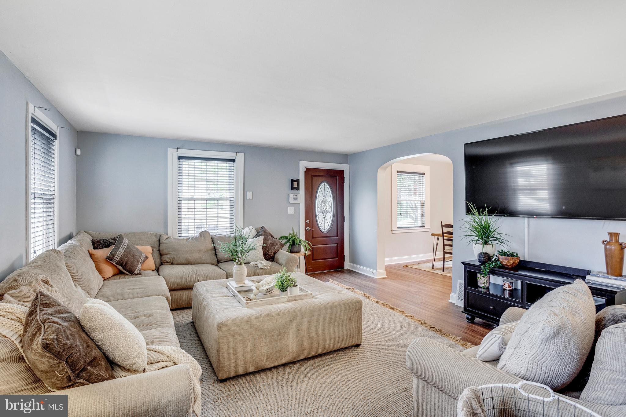 1021 Lamb Road Secane, PA 19018 - Photo 3 of 23
