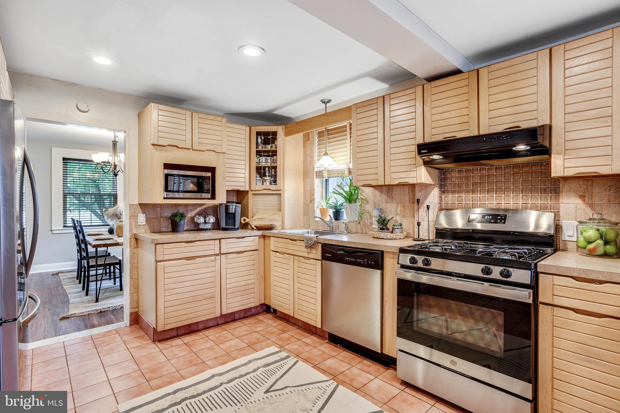 1021 Lamb Road Secane, PA 19018 - Photo 6 of 23