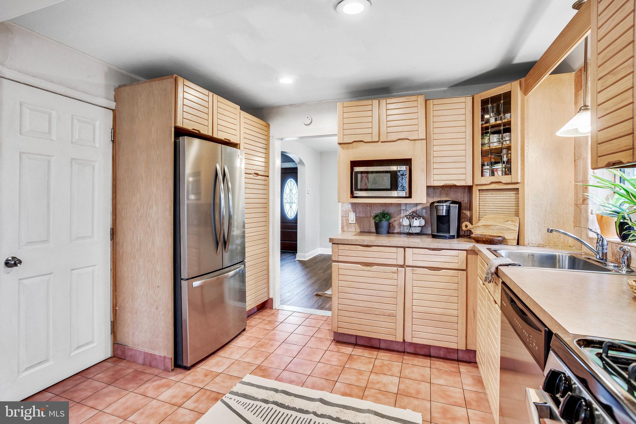 1021 Lamb Road Secane, PA 19018 - Photo 7 of 23