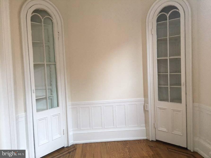 2027 Walnut Street, Unit 1R Philadelphia, PA 19103 - Photo 3 of 9