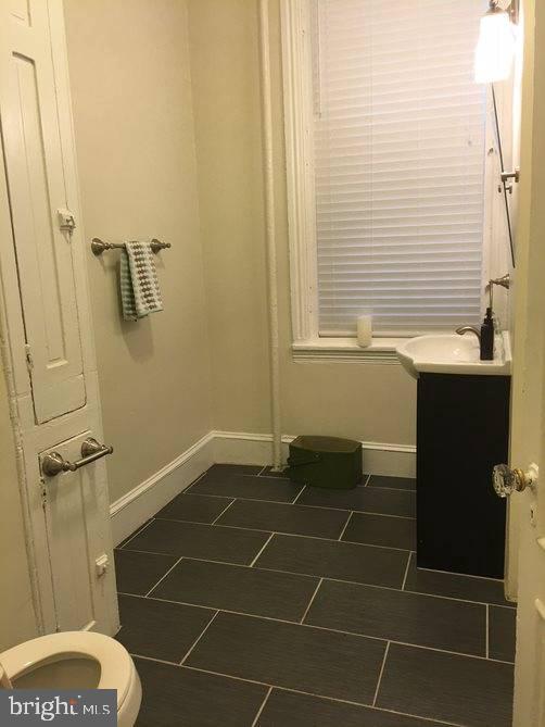 2027 Walnut Street, Unit 1R Philadelphia, PA 19103 - Photo 4 of 9