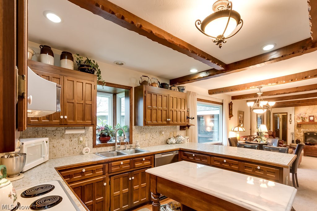16721 Claridon Troy Road Burton, OH 44021 - Photo 2 of 25 Gallery Image 2