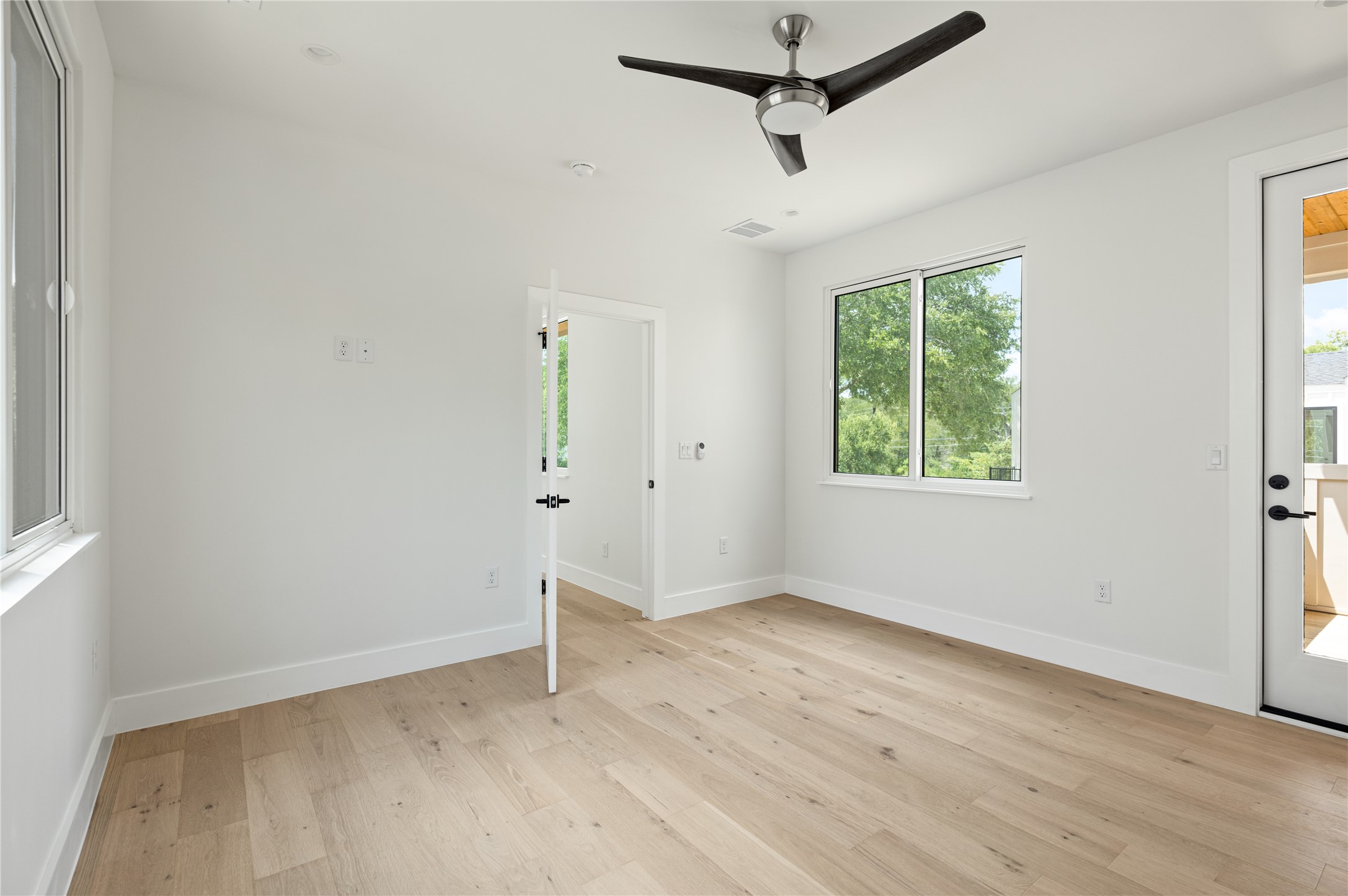 1215 Fort Branch Boulevard, Unit 2 Austin, TX 78721 - Photo 22 of 31 Gallery Image 22