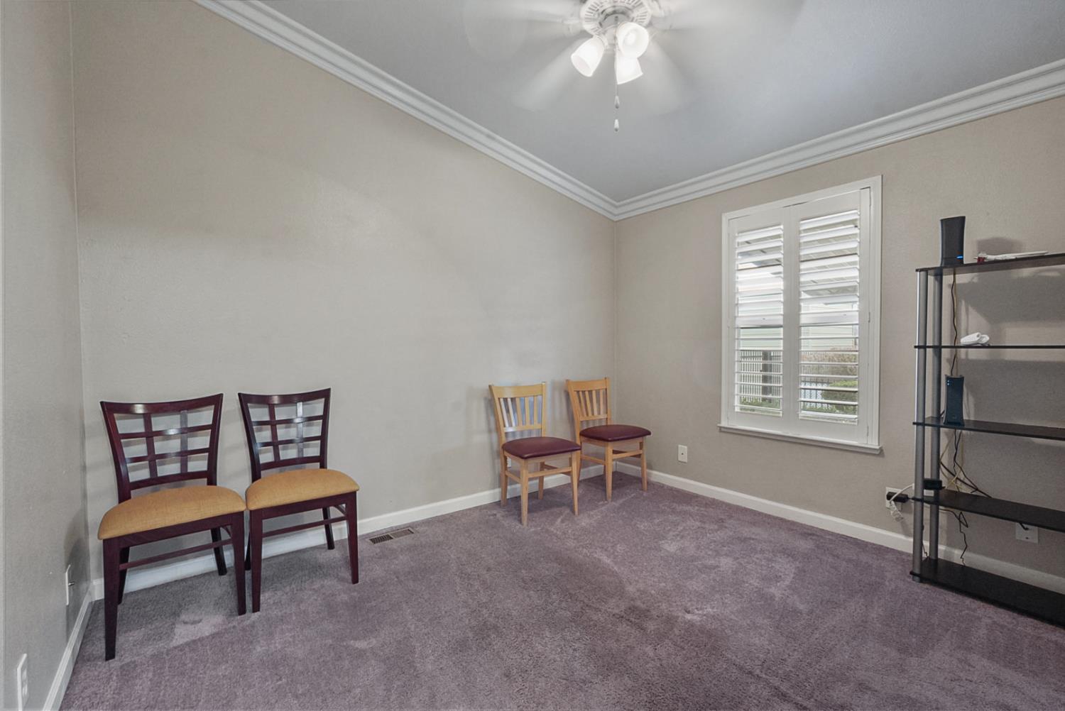 2841 Fowler Road, Unit 33 Ceres, CA 95307 - Photo 19 of 29 a view of a livingroom with furniture and a chair