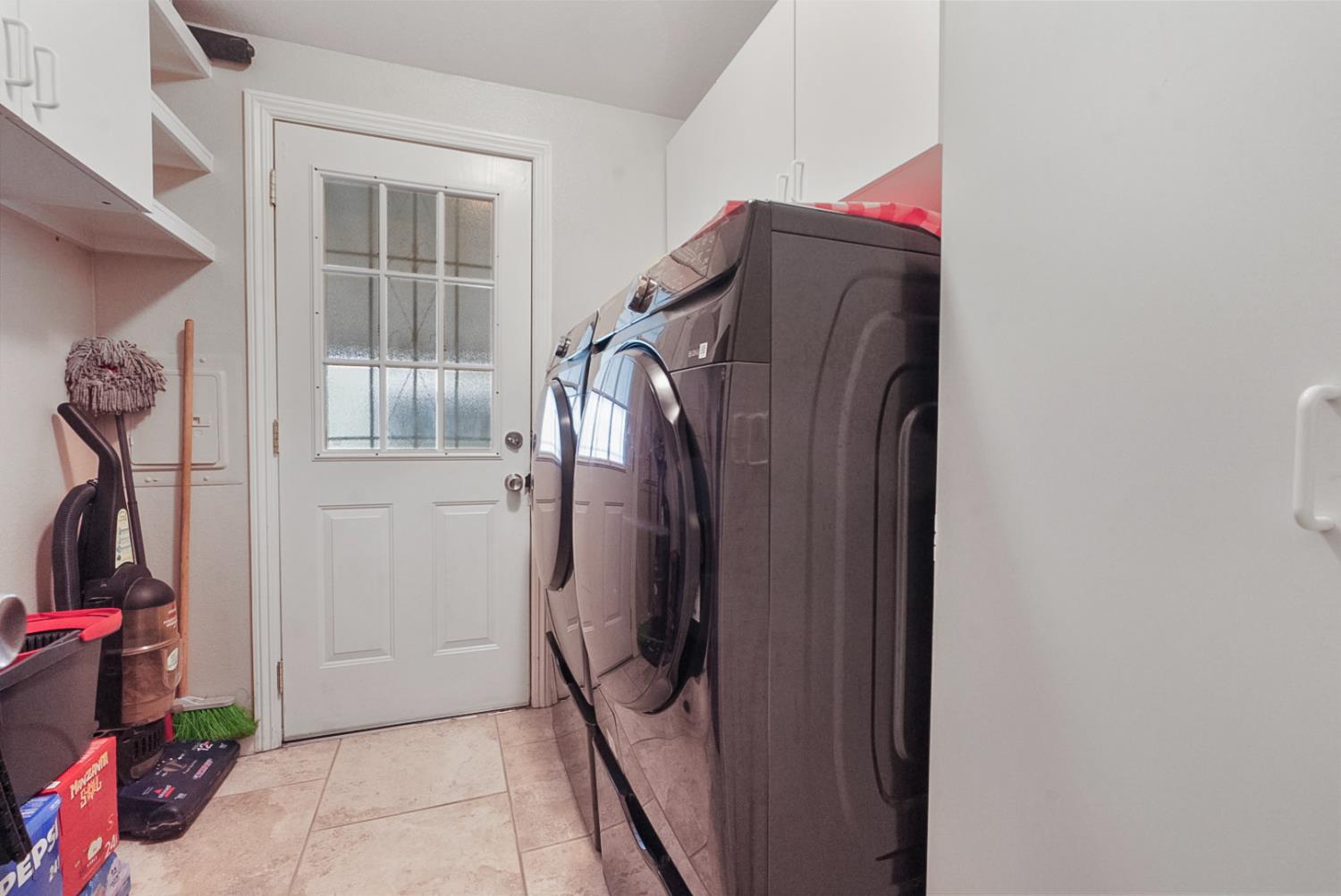2841 Fowler Road, Unit 33 Ceres, CA 95307 - Photo 20 of 29 a utility room with dryer and washer