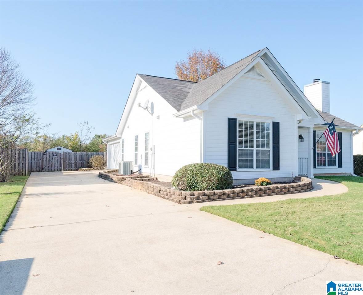 141 Buck Creek Drive Alabaster, AL 35007 - Photo 2 of 17