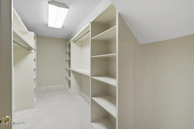 $575,000 | 7 Lafayette Circle, Clinton, MS 39056