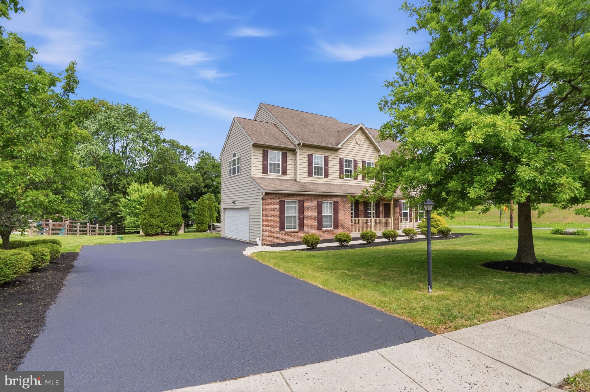 89 Bella Rosa Court Royersford, PA 19468 - Photo 4 of 53 Plenty of driveway parking
