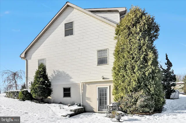 $850,000 | 36 Host Road, Womelsdorf, PA 19567