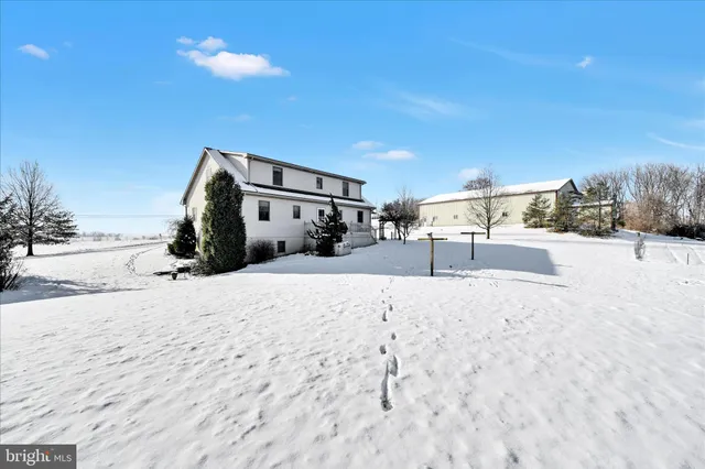 $850,000 | 36 Host Road, Womelsdorf, PA 19567