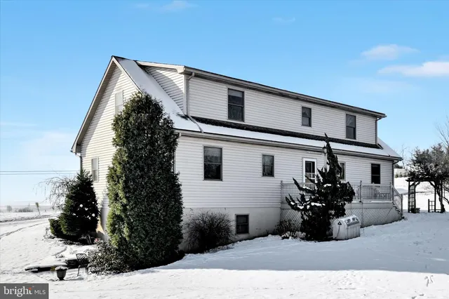 $850,000 | 36 Host Road, Womelsdorf, PA 19567