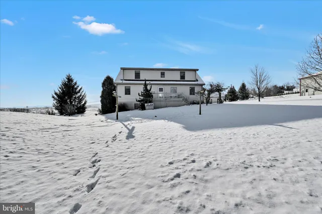 $850,000 | 36 Host Road, Womelsdorf, PA 19567