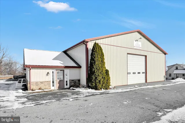 $850,000 | 36 Host Road, Womelsdorf, PA 19567