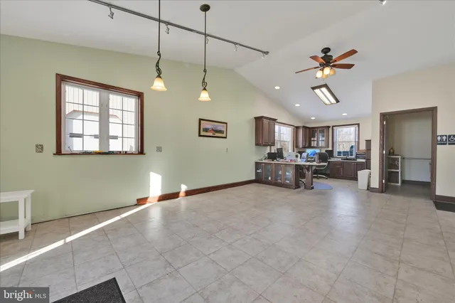 $850,000 | 36 Host Road, Womelsdorf, PA 19567