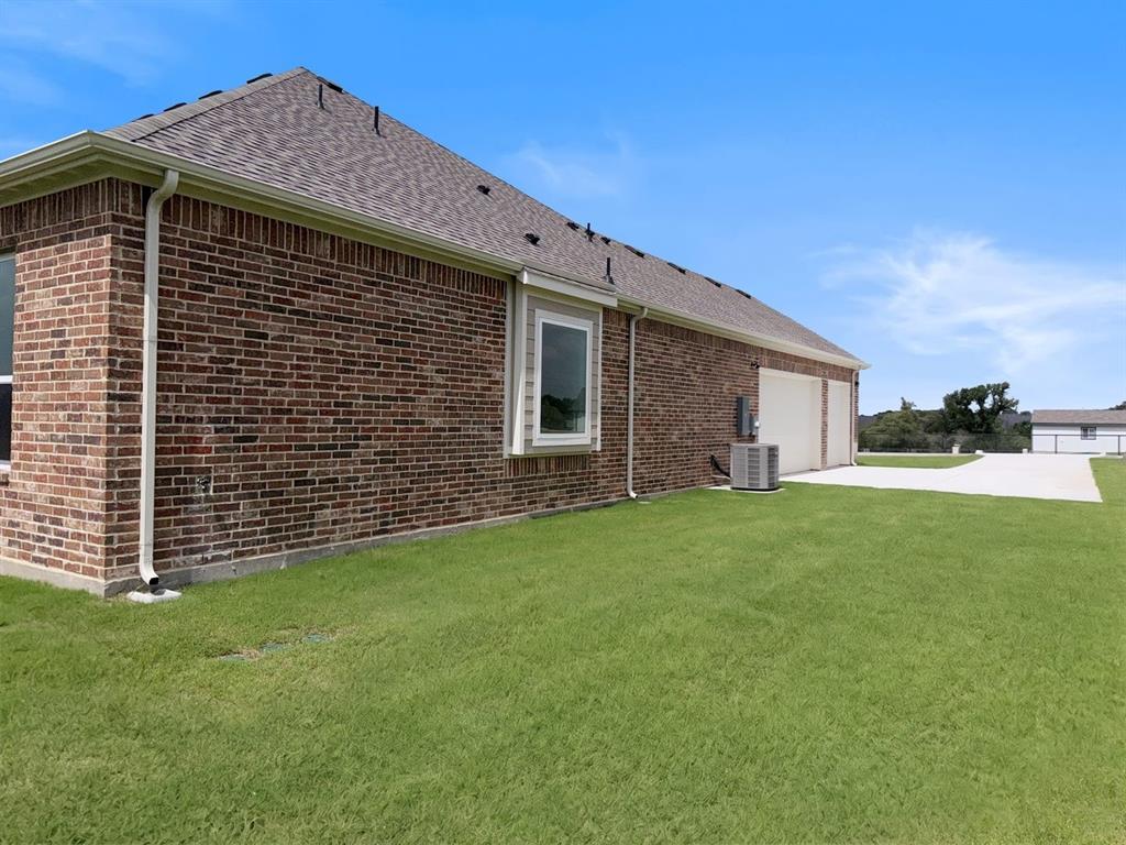 208 Slimp Bluff Azle, TX 76020 - Photo 24 of 26