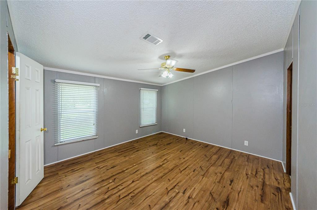 11118 Brahman Road Lithia, FL 33547 - Photo 16 of 60 Gallery Image 16