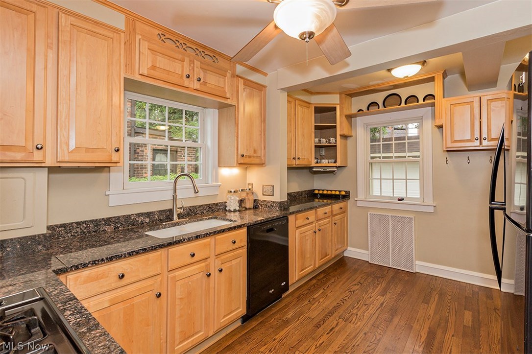 3382 Avalon Road Shaker Heights, OH 44120 - Photo 5 of 35 Gallery Image 5