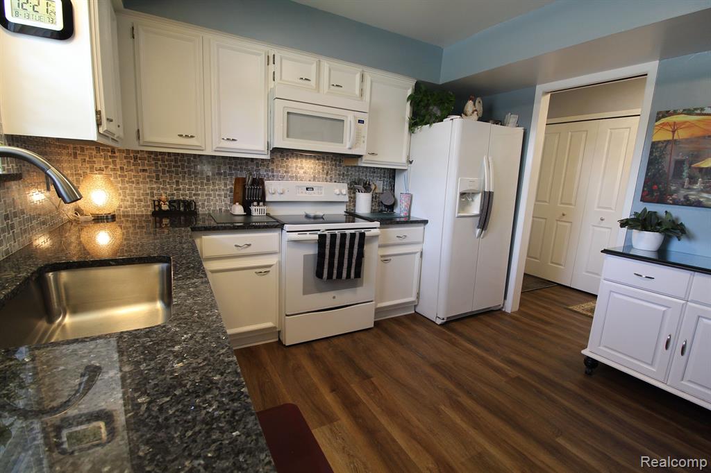 31775 Ridgeside Drive, Unit 2 Farmington Hills, MI 48334 - Photo 19 of 90