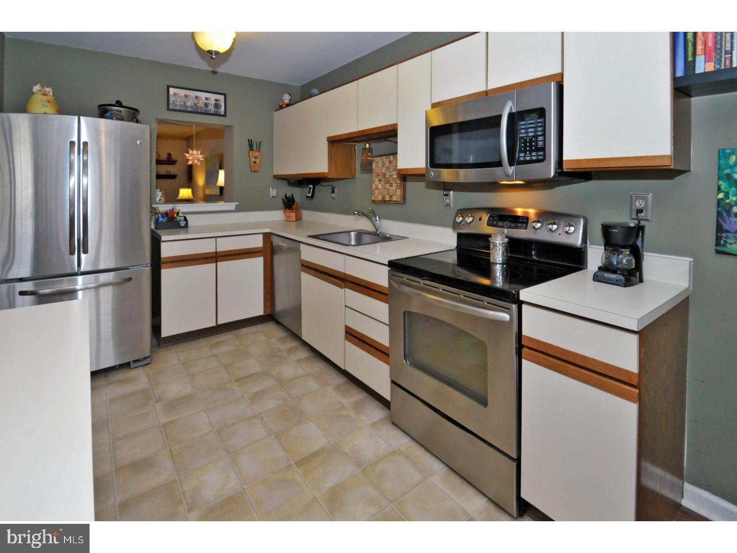 803 Spice Bush Ambler, PA 19002 - Photo 11 of 23 Kitchen